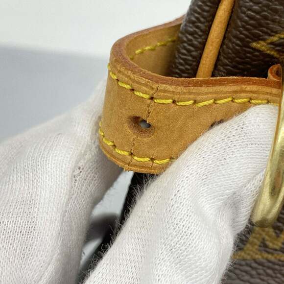 LOUIS VUITTON Brown Monogram Tote Bag - Picture 6 of 15